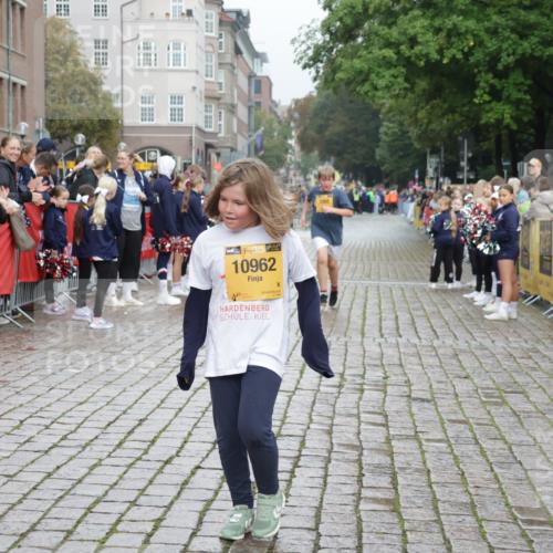 13.09.2026 - Kiel Lauf Yannick Fuchs http://msf.ph/oto/10408647 13.09.2026 09:04:33 Ziel 2670, 8583, 2193, 2670, 8088 meine-sportfotos.de