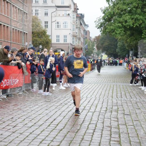 13.09.2026 - Kiel Lauf Yannick Fuchs http://msf.ph/oto/10408661 13.09.2026 09:04:36 Ziel 8583, 2193, 2670, 8088, 7068, 2193 meine-sportfotos.de