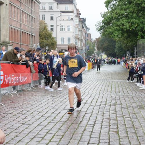13.09.2026 - Kiel Lauf Yannick Fuchs http://msf.ph/oto/10408669 13.09.2026 09:04:36 Ziel 8583, 2193, 2670, 8088, 7068, 2193 meine-sportfotos.de