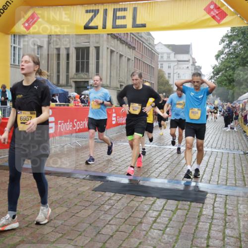 13.09.2026 - Kiel Lauf Yannick Fuchs http://msf.ph/oto/10408730 13.09.2026 10:36:37 Ziel 1534, 1584, 2095, 2380, 2425, 2571, 2966, 4692, 5045, 5541, 5574, 6309, 7177, 7312, 8242, 8494, 9554, 11113, 867, 1003, 1278, 1321, 1477, 1653, 2286, 2541, 3634, 4029, 4078, 4172, 4971, 5466, 5947, 6763, 7158, 7252, 7920, 8224, 8242, 8554, 8579, 8743, 8923, 9201, 10045, 10075, 10852, 10860, 11145, 11662, 12022, 229, 1211, 4464, 8055, 8099, 8760, 9352, 9657, 10317, 10608, 11619, 11867, 12104, 867, 1321, 3634, 3811, 4889, 5947, 6634, 6957, 7619, 8557 meine-sportfotos.de