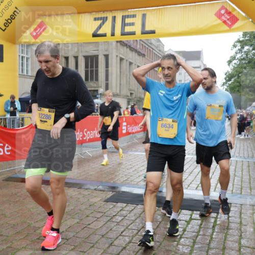 13.09.2026 - Kiel Lauf Yannick Fuchs http://msf.ph/oto/10408773 13.09.2026 10:36:40 Ziel 229, 1534, 1584, 2095, 2425, 2571, 2966, 4692, 5045, 5541, 5574, 6309, 7177, 7312, 8494, 9352, 9554, 11113, 12104, 1003, 1278, 1477, 1653, 2286, 2380, 2425, 2541, 4029, 4078, 4172, 4971, 5466, 6763, 7158, 7252, 7920, 8224, 8242, 8554, 8579, 8743, 8923, 9201, 10045, 10075, 10852, 10860, 11145, 11662, 12022, 990, 1211, 4464, 4928, 8055, 8099, 8760, 9289, 9657, 10317, 10608, 11619, 11867, 867, 1321, 2541, 3634, 4889, 5947, 6634, 6957 meine-sportfotos.de