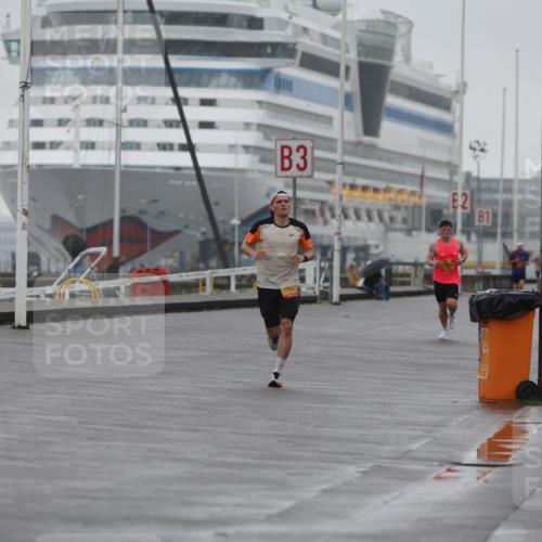 13.09.2026 - Kiel Lauf Andreas Tolksdorf http://msf.ph/oto/10408824 13.09.2026 11:41:29 Kiellinie 3, 2, 81 meine-sportfotos.de
