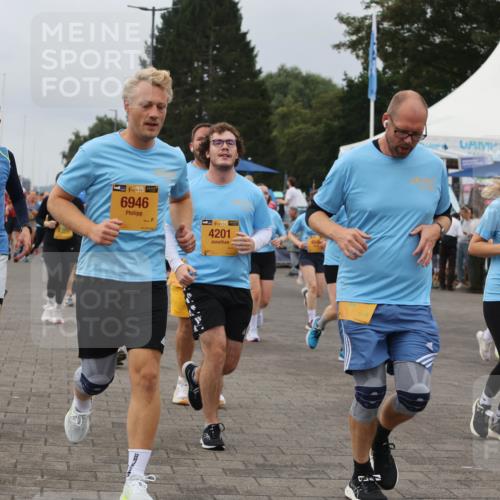 13.09.2026 - Kiel Lauf Andreas Tolksdorf http://msf.ph/oto/10408928 13.09.2026 10:00:38 Kiellinie 5, 39, 7888, 38, 6946, 38, 4201 meine-sportfotos.de