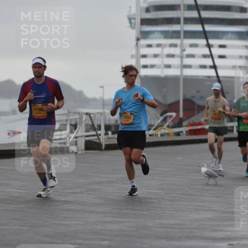 13.09.2026 - Kiel Lauf Andreas Tolksdorf http://msf.ph/oto/10408960 13.09.2026 11:41:53 Kiellinie 1166, 3194, 9575, 3 meine-sportfotos.de