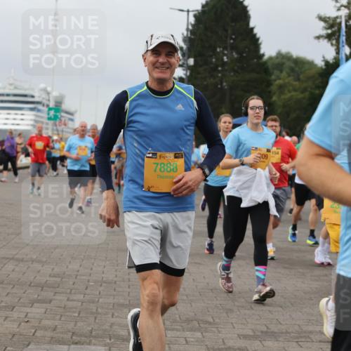 13.09.2026 - Kiel Lauf Andreas Tolksdorf http://msf.ph/oto/10408988 13.09.2026 10:00:39 Kiellinie 38, 7888, 09, 154, 25, 39, 6946 meine-sportfotos.de