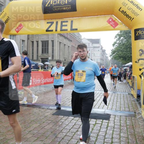 13.09.2026 - Kiel Lauf Yannick Fuchs http://msf.ph/oto/10409052 13.09.2026 10:37:06 Ziel 388, 886, 990, 1211, 4928, 5331, 5471, 6671, 8162, 8390, 8391, 8792, 9289, 9901, 10317, 11101, 11883, 11911, 12311, 12314, 12545, 229, 1534, 1584, 2095, 2571, 2966, 4464, 4692, 5045, 5541, 5574, 6309, 7177, 7312, 8055, 8099, 8494, 8760, 9352, 9554, 9657, 10317, 10608, 11113, 11619, 11867, 12104, 176, 595, 1142, 1217, 1313, 1479, 2601, 2925, 3137, 5262, 6720, 7640, 7729, 7987, 8026, 8463, 8515, 8628, 8820, 9208, 9435, 9540, 9977, 11748, 12742, 1278, 1534, 1584, 2380, 2425 meine-sportfotos.de