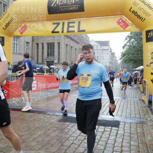 13.09.2026 - Kiel Lauf Yannick Fuchs http://msf.ph/oto/10409057 13.09.2026 10:37:06 Ziel 388, 886, 990, 1211, 4928, 5331, 5471, 6671, 8162, 8390, 8391, 8792, 9289, 9901, 10317, 11101, 11883, 11911, 12311, 12314, 12545, 229, 1534, 1584, 2095, 2571, 2966, 4464, 4692, 5045, 5541, 5574, 6309, 7177, 7312, 8055, 8099, 8494, 8760, 9352, 9554, 9657, 10317, 10608, 11113, 11619, 11867, 12104, 176, 595, 1142, 1217, 1313, 1479, 2601, 2925, 3137, 5262, 6720, 7640, 7729, 7987, 8026, 8463, 8515, 8628, 8820, 9208, 9435, 9540, 9977, 11748, 12742, 1278, 1534, 1584, 2380, 2425 meine-sportfotos.de