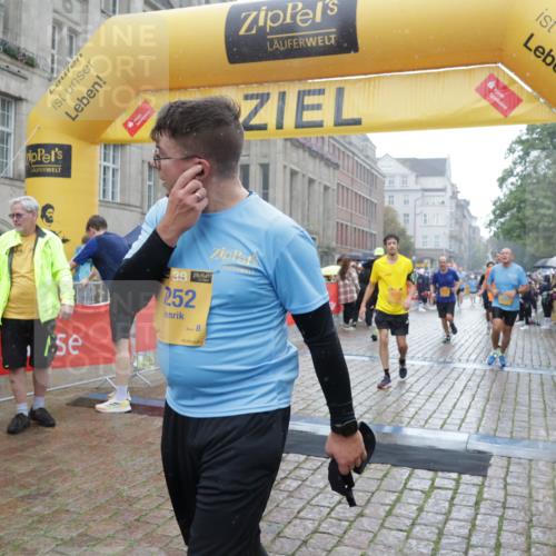 13.09.2026 - Kiel Lauf Yannick Fuchs http://msf.ph/oto/10409072 13.09.2026 10:37:07 Ziel 388, 886, 990, 1211, 4928, 5331, 5471, 6671, 7987, 8162, 8390, 8391, 8792, 9289, 9901, 11101, 11883, 11911, 12311, 12314, 12545, 229, 1211, 1534, 1584, 2095, 2571, 2966, 4464, 4692, 5045, 5541, 5574, 6309, 7177, 7312, 8055, 8099, 8494, 8760, 9352, 9554, 9657, 10317, 10608, 11113, 11619, 11867, 12104, 176, 595, 1142, 1217, 1313, 1479, 2601, 2925, 3137, 5262, 6720, 7640, 7729, 8026, 8463, 8515, 8628, 8820, 9208, 9435, 9540, 9977, 11748, 12742, 1278, 1534, 1584, 2380, 2425 meine-sportfotos.de