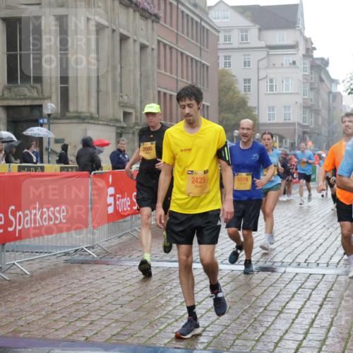13.09.2026 - Kiel Lauf Yannick Fuchs http://msf.ph/oto/10409081 13.09.2026 10:37:08 Ziel 388, 886, 990, 4928, 5331, 5471, 6671, 7987, 8162, 8390, 8391, 8463, 8792, 9289, 9901, 11101, 11883, 11911, 12311, 12314, 12545, 229, 1211, 1534, 1584, 2095, 2571, 2966, 4464, 4692, 4928, 5541, 5574, 6309, 7177, 7312, 8055, 8099, 8494, 8760, 9289, 9352, 9554, 9657, 10317, 10608, 11113, 11619, 11867, 12104, 176, 595, 1142, 1217, 1313, 1479, 2601, 2925, 3137, 5262, 6720, 7640, 7729, 8026, 8515, 8628, 8820, 9208, 9435, 9540, 9977, 11748, 12742, 1278, 1534, 1584, 2380, 2425 meine-sportfotos.de