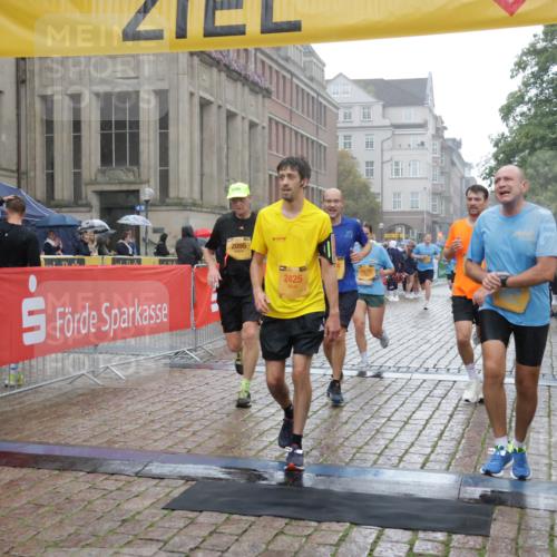 13.09.2026 - Kiel Lauf Yannick Fuchs http://msf.ph/oto/10409094 13.09.2026 10:37:08 Ziel 388, 886, 990, 4928, 5331, 5471, 6671, 7987, 8162, 8390, 8391, 8463, 8792, 9289, 9901, 11101, 11883, 11911, 12311, 12314, 12545, 229, 1211, 1534, 1584, 2095, 2571, 2966, 4464, 4692, 4928, 5541, 5574, 6309, 7177, 7312, 8055, 8099, 8494, 8760, 9289, 9352, 9554, 9657, 10317, 10608, 11113, 11619, 11867, 12104, 176, 595, 1142, 1217, 1313, 1479, 2601, 2925, 3137, 5262, 6720, 7640, 7729, 8026, 8515, 8628, 8820, 9208, 9435, 9540, 9977, 11748, 12742, 1278, 1534, 1584, 2380, 2425 meine-sportfotos.de