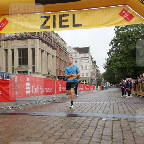 13.09.2026 - Kiel Lauf Yannick Fuchs http://msf.ph/oto/10409155 13.09.2026 09:31:48 Ziel 1515, 2409, 1519, 5339, 6685 meine-sportfotos.de