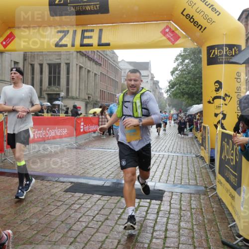13.09.2026 - Kiel Lauf Yannick Fuchs http://msf.ph/oto/10409188 13.09.2026 10:37:18 Ziel 176, 595, 1142, 1217, 1313, 2601, 2925, 5471, 6720, 7640, 7729, 7987, 8026, 8463, 8515, 8628, 8820, 9208, 9435, 9540, 9977, 11748, 11911, 12311, 12314, 12742, 229, 388, 886, 990, 1211, 4464, 4928, 5331, 6671, 8055, 8099, 8162, 8390, 8391, 8760, 8792, 9289, 9352, 9657, 9901, 10317, 10608, 11101, 11619, 11867, 11883, 12104, 12545, 1479, 3028, 3137, 3981, 4375, 4521, 4877, 5262, 6511, 6705, 6796, 7129, 7355, 8146, 8567, 10393, 10952, 11685, 229 meine-sportfotos.de