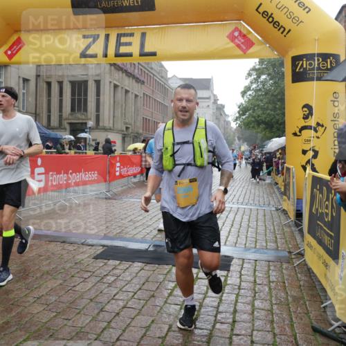 13.09.2026 - Kiel Lauf Yannick Fuchs http://msf.ph/oto/10409193 13.09.2026 10:37:18 Ziel 176, 595, 1142, 1217, 1313, 2601, 2925, 5471, 6720, 7640, 7729, 7987, 8026, 8463, 8515, 8628, 8820, 9208, 9435, 9540, 9977, 11748, 11911, 12311, 12314, 12742, 229, 388, 886, 990, 1211, 4464, 4928, 5331, 6671, 8055, 8099, 8162, 8390, 8391, 8760, 8792, 9289, 9352, 9657, 9901, 10317, 10608, 11101, 11619, 11867, 11883, 12104, 12545, 1479, 3028, 3137, 3981, 4375, 4521, 4877, 5262, 6511, 6705, 6796, 7129, 7355, 8146, 8567, 10393, 10952, 11685, 229 meine-sportfotos.de