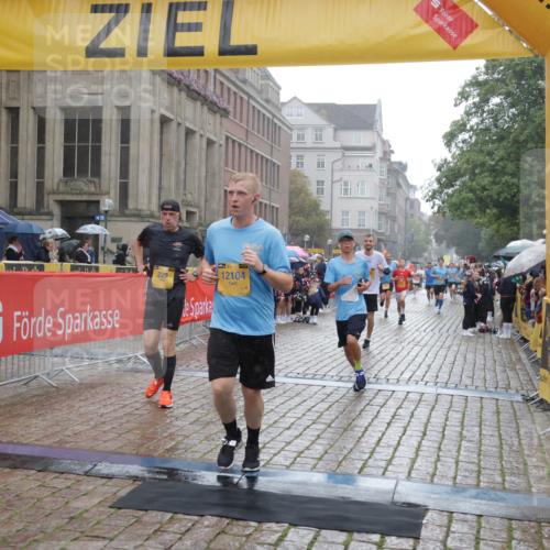 13.09.2026 - Kiel Lauf Yannick Fuchs http://msf.ph/oto/10409248 13.09.2026 10:37:22 Ziel 176, 595, 1142, 1217, 1313, 1479, 2601, 2925, 3137, 5262, 6720, 7640, 7729, 7987, 8026, 8463, 8515, 8628, 8820, 9208, 9435, 9540, 9977, 11748, 12742, 388, 886, 990, 1211, 4464, 4928, 5331, 5471, 6671, 7987, 8055, 8099, 8162, 8390, 8391, 8760, 8792, 9289, 9657, 9901, 10317, 10608, 11101, 11619, 11867, 11883, 11911, 12311, 12314, 12545, 1707, 3028, 3981, 4375, 4521, 4877, 5850, 6133, 6230, 6511, 6705, 6796, 7129, 7355, 8146, 8567, 10393, 10952, 11685, 229 meine-sportfotos.de