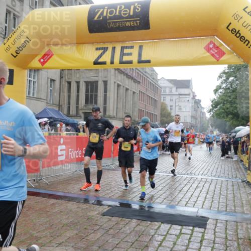 13.09.2026 - Kiel Lauf Yannick Fuchs http://msf.ph/oto/10409260 13.09.2026 10:37:23 Ziel 176, 595, 1142, 1217, 1313, 1479, 2601, 2925, 3137, 5262, 6720, 7640, 7729, 8026, 8463, 8515, 8628, 8820, 9208, 9435, 9540, 9977, 11748, 12742, 388, 886, 990, 1211, 4464, 4928, 5331, 5471, 6671, 7987, 8055, 8099, 8162, 8390, 8391, 8463, 8792, 9289, 9657, 9901, 10317, 10608, 11101, 11867, 11883, 11911, 12311, 12314, 12545, 1707, 3028, 3981, 4375, 4521, 4877, 5850, 6133, 6230, 6511, 6705, 6796, 7129, 7355, 8146, 8567, 10393, 10952, 11685, 229 meine-sportfotos.de