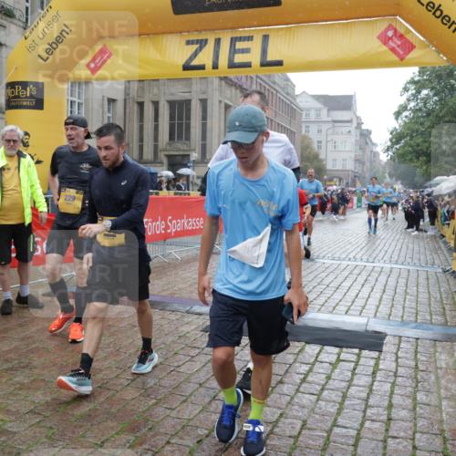 13.09.2026 - Kiel Lauf Yannick Fuchs http://msf.ph/oto/10409270 13.09.2026 10:37:26 Ziel 176, 595, 1142, 1479, 2601, 2925, 3137, 4375, 4521, 5262, 6720, 7640, 8146, 8515, 8567, 8628, 8820, 9208, 9435, 9540, 9977, 10393, 11685, 11748, 12742, 388, 886, 990, 1211, 1217, 1313, 2601, 4928, 5331, 5471, 6671, 6720, 7729, 7987, 8026, 8099, 8162, 8390, 8391, 8463, 8792, 9289, 9657, 9901, 10317, 10608, 11101, 11867, 11883, 11911, 12311, 12314, 12545, 1041, 1707, 3028, 3860, 3981, 4877, 5850, 6133, 6230, 6511, 6705, 6796, 7129, 7355, 7732, 10952, 229 meine-sportfotos.de