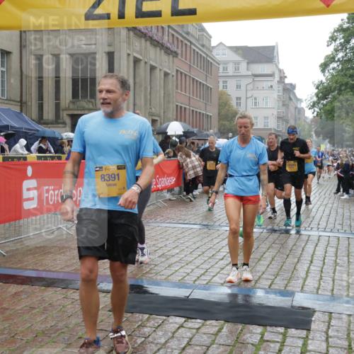 13.09.2026 - Kiel Lauf Yannick Fuchs http://msf.ph/oto/10409417 13.09.2026 10:37:39 Ziel 1707, 3028, 3981, 4375, 4521, 4877, 5850, 6133, 6230, 6511, 6705, 6796, 7129, 7355, 8146, 8567, 9138, 9431, 10393, 10952, 11685, 12424, 176, 388, 595, 886, 1142, 1217, 1313, 1479, 2601, 2925, 3137, 5262, 5331, 5471, 6671, 6720, 7640, 7729, 7987, 8026, 8162, 8463, 8515, 8567, 8628, 8792, 8820, 9208, 9435, 9540, 9901, 9977, 11101, 11748, 11911, 12311, 12314, 12545, 12742, 228, 453, 701, 1041, 1326, 1481, 1700, 2358, 2361, 3860, 4255, 4540, 5357, 5429, 5831, 7732 meine-sportfotos.de
