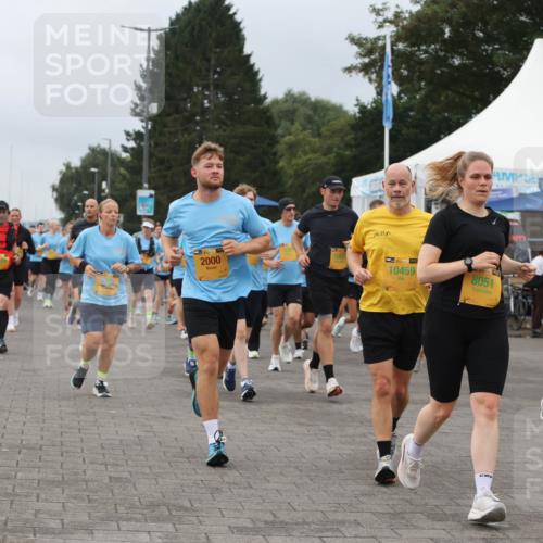 13.09.2026 - Kiel Lauf Andreas Tolksdorf http://msf.ph/oto/10409449 13.09.2026 10:00:56 Kiellinie 84, 39, 2000, 10459, 38, 8051, 10166 meine-sportfotos.de