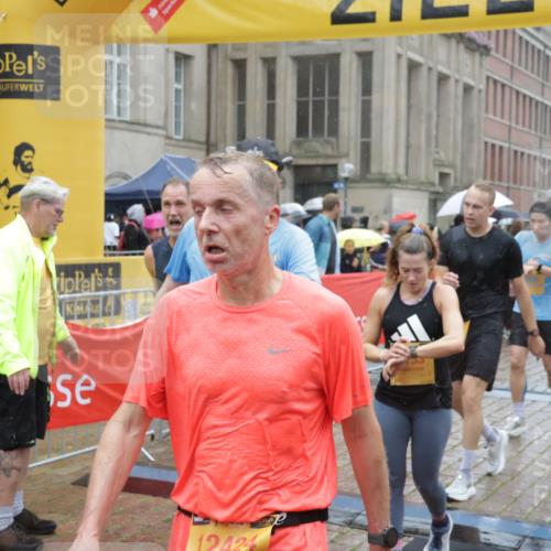 13.09.2026 - Kiel Lauf Yannick Fuchs http://msf.ph/oto/10409508 13.09.2026 10:38:19 Ziel 1193, 1974, 2275, 2897, 3307, 4009, 4411, 4465, 5048, 5122, 5136, 5425, 5440, 5706, 6463, 6769, 6774, 7130, 7682, 8573, 9246, 9993, 10044, 10439, 10849, 10959, 11303, 12276, 12313, 12674, 12776, 228, 265, 453, 701, 861, 1041, 1193, 1326, 1481, 1700, 2358, 2361, 2538, 2792, 3566, 3860, 4226, 4255, 4540, 4832, 5122, 5357, 5429, 5831, 5972, 6463, 6675, 6964, 7732, 7775, 7830, 8560, 9230, 9250, 9431, 11168, 12015, 69, 197, 1192, 2505, 4052, 4241, 4514, 4659, 5780, 5982, 7235 meine-sportfotos.de