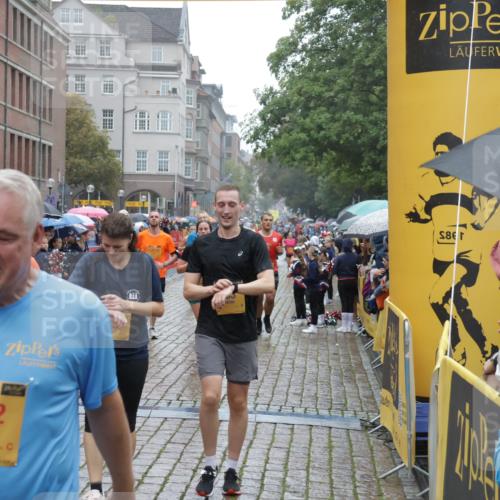13.09.2026 - Kiel Lauf Yannick Fuchs http://msf.ph/oto/10409534 13.09.2026 10:38:22 Ziel 1974, 2275, 2505, 2897, 3307, 4009, 4411, 4465, 5048, 5136, 5425, 5440, 5706, 5780, 6774, 7130, 7235, 8573, 9246, 9993, 10044, 10439, 10652, 10849, 10959, 11303, 12276, 12366, 12674, 12776, 228, 265, 453, 701, 861, 1193, 1326, 1481, 1700, 2275, 2358, 2361, 2538, 2792, 2897, 3566, 4226, 4255, 4540, 4832, 5122, 5357, 5429, 5831, 5972, 6463, 6675, 6769, 6964, 7682, 7775, 7830, 8560, 9230, 9250, 11168, 12015, 12313, 12674, 69, 197, 1192, 4052, 4241, 4514, 4659, 5982 meine-sportfotos.de