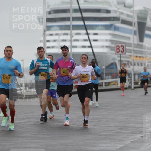 13.09.2026 - Kiel Lauf Andreas Tolksdorf http://msf.ph/oto/10409585 13.09.2026 11:42:32 Kiellinie 12772, 3637, 3643, 1856, 3 meine-sportfotos.de