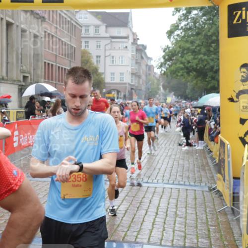 13.09.2026 - Kiel Lauf Yannick Fuchs http://msf.ph/oto/10409595 13.09.2026 10:38:31 Ziel 69, 197, 1192, 1974, 2505, 4052, 4241, 4514, 4576, 4659, 5425, 5440, 5706, 5780, 5982, 7235, 7463, 8324, 8687, 8942, 9049, 9246, 9459, 9470, 9761, 10044, 10343, 10652, 10807, 10959, 11108, 11303, 11590, 12276, 12366, 12776, 265, 701, 861, 1193, 2275, 2538, 2792, 2897, 3307, 3566, 4009, 4226, 4411, 4465, 4832, 5048, 5122, 5136, 5706, 5972, 6463, 6675, 6769, 6774, 7130, 7682, 7775, 7830, 8560, 8573, 9250, 9993, 10439, 10849, 10959, 11168, 12276, 12313, 12674, 843, 895 meine-sportfotos.de