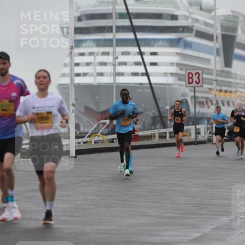 13.09.2026 - Kiel Lauf Andreas Tolksdorf http://msf.ph/oto/10409612 13.09.2026 11:42:34 Kiellinie 3643, 1856, 5270, 3, 2 meine-sportfotos.de