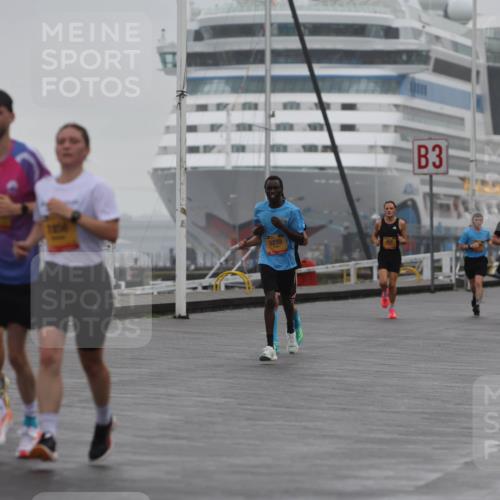 13.09.2026 - Kiel Lauf Andreas Tolksdorf http://msf.ph/oto/10409629 13.09.2026 11:42:34 Kiellinie 3 meine-sportfotos.de