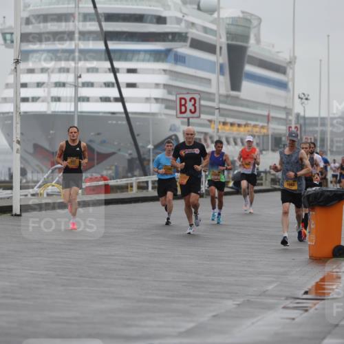 13.09.2026 - Kiel Lauf Andreas Tolksdorf http://msf.ph/oto/10409758 13.09.2026 11:42:38 Kiellinie 5270, 11240, 3, 1043 meine-sportfotos.de