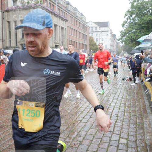 13.09.2026 - Kiel Lauf Yannick Fuchs http://msf.ph/oto/10409766 13.09.2026 10:40:28 Ziel 529, 1096, 1123, 1125, 1408, 1422, 1434, 1475, 1793, 1874, 2145, 2844, 2942, 5018, 5473, 5568, 5846, 6100, 6635, 7081, 7156, 7522, 8680, 8773, 9054, 9535, 9983, 10022, 10185, 10587, 10771, 10833, 10870, 11268, 11697, 11711, 12023, 12445, 246, 338, 523, 529, 1371, 1786, 1810, 2313, 3322, 3770, 4374, 4442, 4443, 4457, 4688, 4824, 4932, 5029, 5816, 5985, 7156, 7165, 7200, 7587, 7837, 7984, 8139, 8168, 8187, 9086, 9534, 10025, 10156, 10337, 10995, 11003, 11250, 3415, 3841 meine-sportfotos.de