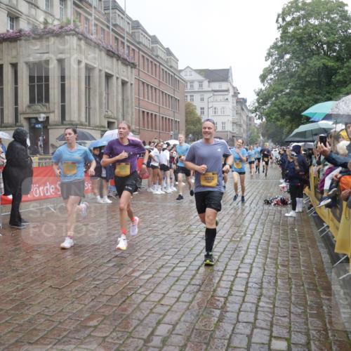 13.09.2026 - Kiel Lauf Yannick Fuchs http://msf.ph/oto/10409796 13.09.2026 10:40:30 Ziel 1096, 1123, 1125, 1408, 1422, 1434, 1475, 1793, 1874, 1985, 2145, 2844, 2942, 3339, 5018, 5473, 5568, 5846, 6100, 6632, 6635, 7081, 7522, 7636, 8680, 8773, 9054, 9535, 10022, 10185, 10587, 10771, 10833, 10870, 11268, 11598, 11668, 11697, 11711, 12023, 246, 338, 529, 1096, 1786, 1810, 2145, 2313, 3322, 3770, 4374, 4442, 4443, 4457, 4688, 4932, 5029, 5816, 5985, 7156, 7165, 7587, 7837, 7984, 8139, 8168, 8187, 9086, 10025, 10156, 10995, 11003, 3415, 3841, 246, 3322 meine-sportfotos.de