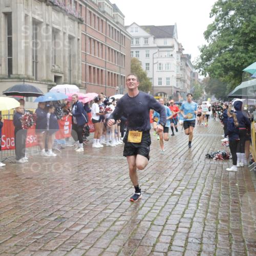 13.09.2026 - Kiel Lauf Yannick Fuchs http://msf.ph/oto/10409829 13.09.2026 10:40:34 Ziel 837, 1037, 1123, 1125, 1408, 1422, 1434, 1475, 1793, 1874, 1985, 2844, 2942, 3339, 5018, 5086, 5473, 5568, 5846, 6100, 6632, 6635, 6709, 7081, 7522, 7537, 7636, 8338, 8773, 9054, 10022, 10587, 10771, 10833, 11266, 11268, 11598, 11668, 11697, 11711, 11715, 11839, 12023, 12122, 338, 529, 1096, 1422, 1475, 1786, 1810, 2145, 2313, 4374, 4442, 4443, 4457, 4688, 4932, 5029, 5985, 7156, 7165, 7522, 7587, 7984, 8139, 8168, 8187, 9086, 10025, 10995, 11003, 3415, 3841, 246, 3322 meine-sportfotos.de