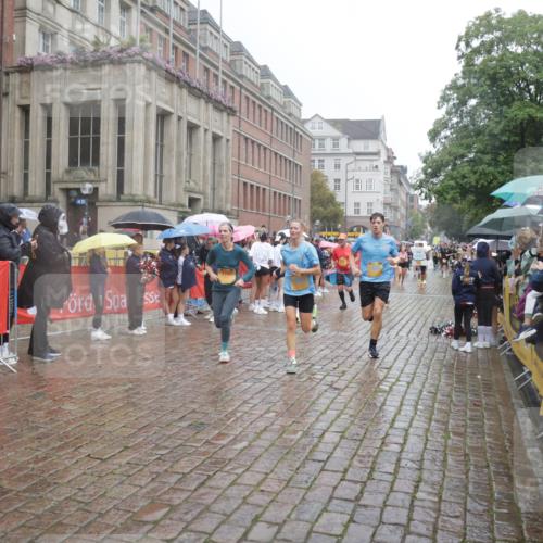 13.09.2026 - Kiel Lauf Yannick Fuchs http://msf.ph/oto/10409853 13.09.2026 10:40:35 Ziel 837, 1037, 1123, 1125, 1408, 1434, 1793, 1874, 1985, 2844, 2942, 3339, 3524, 5018, 5086, 5473, 5568, 5846, 6100, 6397, 6632, 6635, 6709, 7081, 7537, 7636, 8338, 8773, 10022, 10587, 10833, 11266, 11268, 11598, 11668, 11697, 11711, 11715, 11839, 12023, 12122, 12194, 12568, 338, 529, 1096, 1422, 1434, 1475, 1786, 1810, 2145, 2313, 4374, 4442, 4443, 4457, 4688, 4932, 5029, 6100, 7156, 7165, 7522, 7587, 7984, 8168, 8187, 9086, 10025, 10995, 11003, 3415, 3841, 246, 3322 meine-sportfotos.de