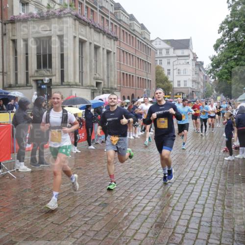 13.09.2026 - Kiel Lauf Yannick Fuchs http://msf.ph/oto/10410077 13.09.2026 10:40:53 Ziel 35, 337, 393, 1342, 1427, 1971, 2052, 2096, 2499, 2561, 2818, 3257, 3415, 3535, 3841, 4131, 4431, 4712, 5043, 5319, 5388, 5509, 6301, 6504, 6793, 7499, 7655, 7931, 8414, 8435, 8868, 8955, 9268, 10919, 11069, 11229, 11275, 11885, 12017, 12026, 12131, 12474, 12625, 529, 837, 1037, 1096, 1123, 1125, 1408, 1422, 1434, 1475, 1603, 1793, 1874, 1985, 2096, 2145, 2844, 2942, 3339, 3524, 5018, 5086, 5473, 5568, 5846, 6100, 6397, 6632, 6635, 6709, 7081, 7156, 7522, 7537 meine-sportfotos.de