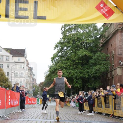 13.09.2026 - Kiel Lauf Yannick Fuchs http://msf.ph/oto/10410108 13.09.2026 09:32:36 Ziel 41, 44, 7958, 11683, 3728 meine-sportfotos.de