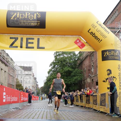 13.09.2026 - Kiel Lauf Yannick Fuchs http://msf.ph/oto/10410117 13.09.2026 09:32:36 Ziel 41, 44, 7958, 11683, 3728 meine-sportfotos.de