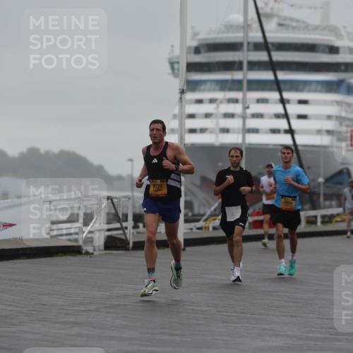 13.09.2026 - Kiel Lauf Andreas Tolksdorf http://msf.ph/oto/10410165 13.09.2026 11:43:03 Kiellinie 8371, 3 meine-sportfotos.de