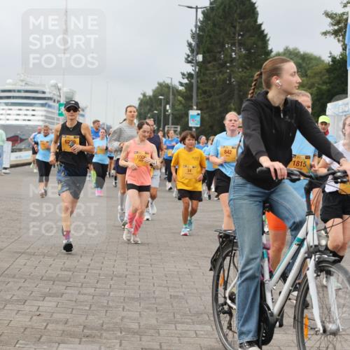 13.09.2026 - Kiel Lauf Andreas Tolksdorf http://msf.ph/oto/10410171 13.09.2026 10:01:24 Kiellinie 6229, 100, 34, 842, 39, 1815 meine-sportfotos.de