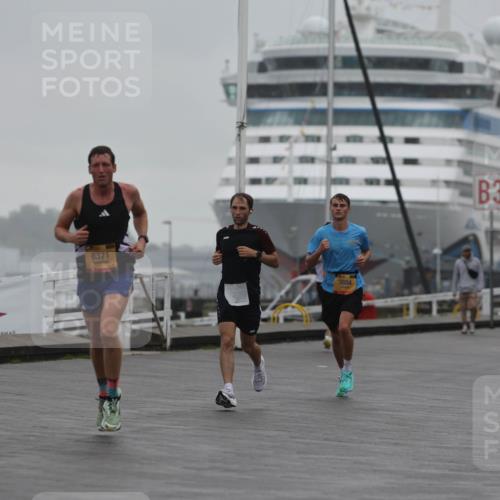 13.09.2026 - Kiel Lauf Andreas Tolksdorf http://msf.ph/oto/10410188 13.09.2026 11:43:04 Kiellinie 8371, 3884, 3 meine-sportfotos.de