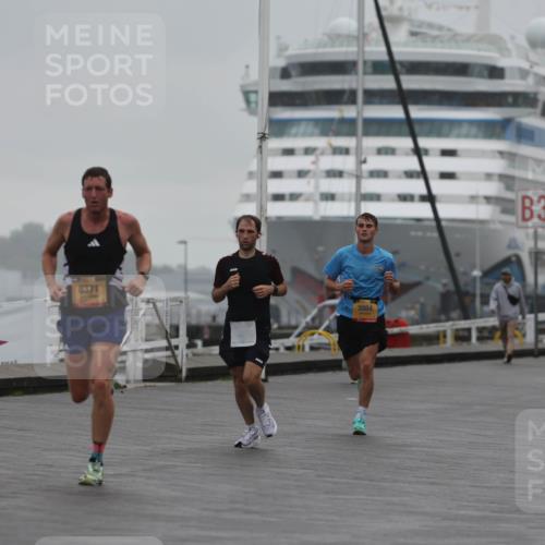 13.09.2026 - Kiel Lauf Andreas Tolksdorf http://msf.ph/oto/10410202 13.09.2026 11:43:05 Kiellinie 8371, 3884, 3 meine-sportfotos.de