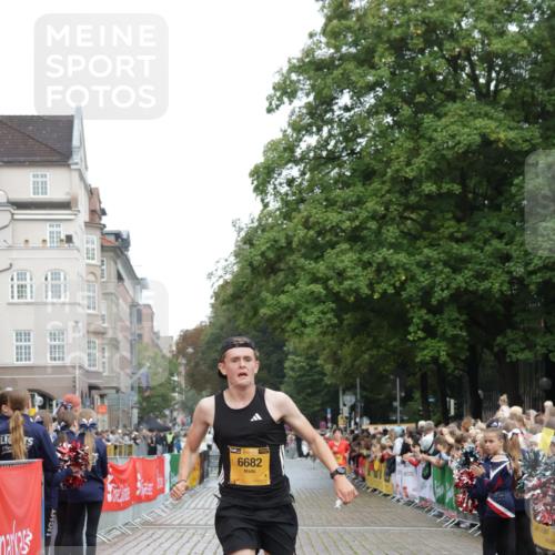 13.09.2026 - Kiel Lauf Yannick Fuchs http://msf.ph/oto/10410223 13.09.2026 09:33:21 Ziel 60, 6682, 7305, 8092, 60, 2162, 3728, 11516, 10404, 12831, 3728 meine-sportfotos.de