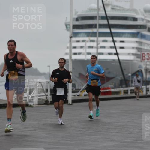 13.09.2026 - Kiel Lauf Andreas Tolksdorf http://msf.ph/oto/10410224 13.09.2026 11:43:05 Kiellinie 8371, 3, 3884, 413 meine-sportfotos.de