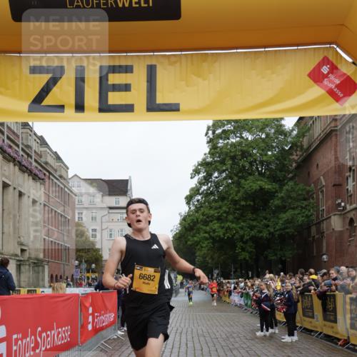 13.09.2026 - Kiel Lauf Yannick Fuchs http://msf.ph/oto/10410239 13.09.2026 09:33:21 Ziel 60, 6682, 7305, 8092, 60, 2162, 3728, 11516, 10404, 12831, 3728 meine-sportfotos.de
