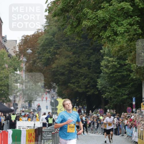 13.09.2026 - Kiel Lauf Yannick Fuchs http://msf.ph/oto/10410286 13.09.2026 09:33:32 Ziel 7305, 8092, 10404, 12831, 60, 2162, 6682, 11516, 1246, 6681, 10069, 11516 meine-sportfotos.de