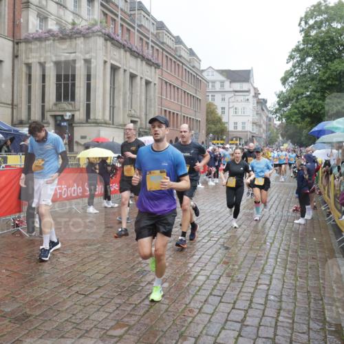 13.09.2026 - Kiel Lauf Yannick Fuchs http://msf.ph/oto/10410312 13.09.2026 10:41:07 Ziel 973, 1781, 2825, 2892, 2898, 3464, 3952, 4286, 4527, 4624, 4662, 4691, 4797, 5319, 5509, 5916, 6340, 6565, 7405, 7615, 8246, 9349, 9527, 9539, 10680, 10794, 11526, 11632, 11833, 11885, 12035, 12131, 12494, 12625, 35, 337, 393, 837, 1037, 1342, 1427, 1603, 1971, 1985, 2052, 2096, 2499, 2561, 2818, 3257, 3339, 3415, 3524, 3535, 3841, 4131, 4431, 4712, 5018, 5043, 5086, 5388, 5846, 6301, 6397, 6504, 6632, 6635, 6709, 6793, 7499, 7537, 7655, 8955, 849, 1985, 3339, 6632 meine-sportfotos.de