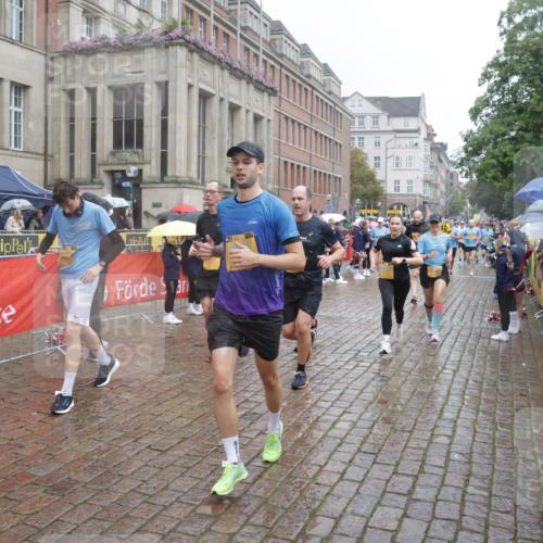 13.09.2026 - Kiel Lauf Yannick Fuchs http://msf.ph/oto/10410316 13.09.2026 10:41:07 Ziel 973, 1781, 2825, 2892, 2898, 3464, 3952, 4286, 4527, 4624, 4662, 4691, 4797, 5319, 5509, 5916, 6340, 6565, 7405, 7615, 8246, 9349, 9527, 9539, 10680, 10794, 11526, 11632, 11833, 11885, 12035, 12131, 12494, 12625, 35, 337, 393, 837, 1037, 1342, 1427, 1603, 1971, 1985, 2052, 2096, 2499, 2561, 2818, 3257, 3339, 3415, 3524, 3535, 3841, 4131, 4431, 4712, 5018, 5043, 5086, 5388, 5846, 6301, 6397, 6504, 6632, 6635, 6709, 6793, 7499, 7537, 7655, 8955, 849, 1985, 3339, 6632 meine-sportfotos.de