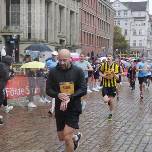 13.09.2026 - Kiel Lauf Yannick Fuchs http://msf.ph/oto/10410366 13.09.2026 10:41:10 Ziel 973, 1781, 1785, 2825, 2892, 2898, 3363, 3464, 3952, 4286, 4527, 4624, 4662, 4691, 4797, 5916, 6340, 6461, 6565, 6654, 7405, 7615, 8246, 9349, 9527, 9539, 10680, 10794, 11228, 11526, 11632, 11833, 12035, 12494, 35, 337, 393, 837, 1037, 1342, 1427, 1603, 1971, 2052, 2096, 2499, 2561, 2818, 2898, 3257, 3339, 3415, 3464, 3524, 3535, 3841, 4131, 4431, 4712, 5043, 5086, 5319, 5388, 5509, 6301, 6397, 6504, 6709, 6793, 7499, 7537, 7655, 8246, 8955, 827, 849, 1985, 3339, 5086, 6632 meine-sportfotos.de