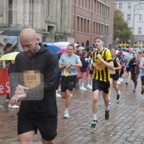 13.09.2026 - Kiel Lauf Yannick Fuchs http://msf.ph/oto/10410368 13.09.2026 10:41:10 Ziel 973, 1781, 1785, 2825, 2892, 2898, 3363, 3464, 3952, 4286, 4527, 4624, 4662, 4691, 4797, 5916, 6340, 6461, 6565, 6654, 7405, 7615, 8246, 9349, 9527, 9539, 10680, 10794, 11228, 11526, 11632, 11833, 12035, 12494, 35, 337, 393, 837, 1037, 1342, 1427, 1603, 1971, 2052, 2096, 2499, 2561, 2818, 2898, 3257, 3339, 3415, 3464, 3524, 3535, 3841, 4131, 4431, 4712, 5043, 5086, 5319, 5388, 5509, 6301, 6397, 6504, 6709, 6793, 7499, 7537, 7655, 8246, 8955, 827, 849, 1985, 3339, 5086, 6632 meine-sportfotos.de