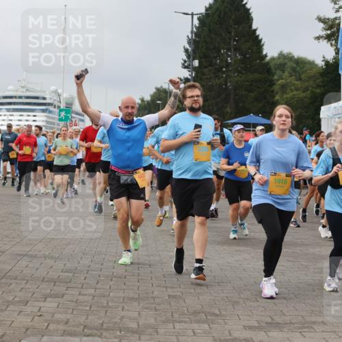 13.09.2026 - Kiel Lauf Andreas Tolksdorf http://msf.ph/oto/10410518 13.09.2026 10:01:33 Kiellinie 84, 4431, 1370, 38, 1910, 8238 meine-sportfotos.de