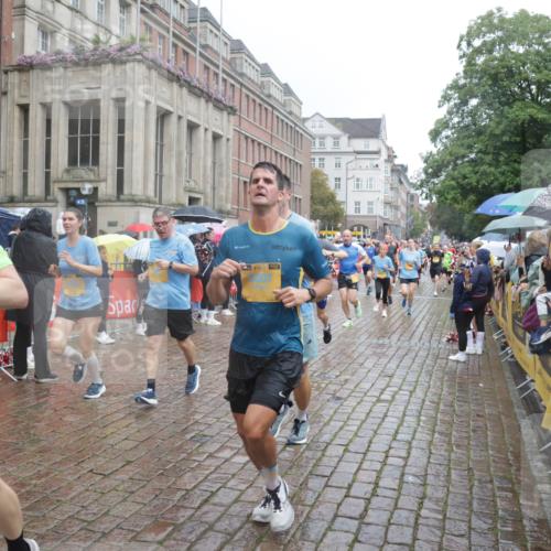 13.09.2026 - Kiel Lauf Yannick Fuchs http://msf.ph/oto/10410584 13.09.2026 10:41:21 Ziel 67, 849, 1494, 1704, 1785, 1933, 2388, 2647, 3363, 3960, 4062, 4436, 4527, 4732, 5335, 5726, 5753, 5839, 5916, 6461, 6654, 6993, 8155, 9398, 9947, 10066, 10307, 10739, 10867, 10883, 11228, 11333, 12034, 12035, 35, 393, 973, 1342, 1427, 1781, 1971, 2499, 2561, 2818, 2825, 2892, 2898, 3257, 3415, 3464, 3535, 3841, 3952, 4131, 4286, 4431, 4624, 4662, 4691, 4712, 4797, 5043, 5319, 5388, 5509, 5916, 6301, 6340, 6504, 6565, 6793, 7405, 7499, 7615, 7655, 8246, 8955, 9349, 827 meine-sportfotos.de